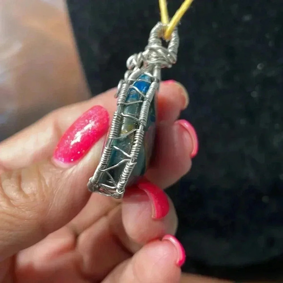 Apatite gem stone handcrafted wire wrapped - Picture 3 of 5